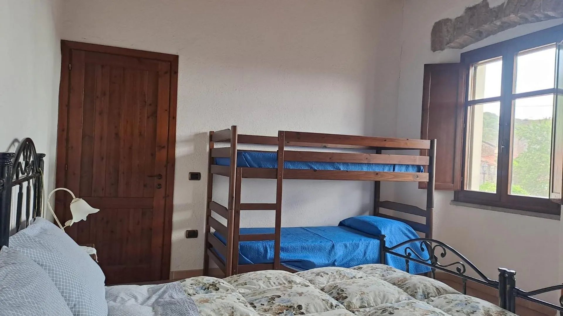 B&B S'Omu Antiga Nureci Bed & Breakfast